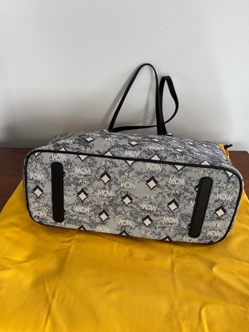NWT MCM Aren Denim Gray Logo Pattern Tote with Black Trim w/COA - Picture 6 of 11